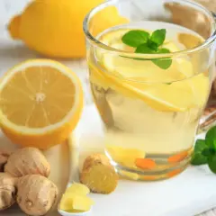 Napar z cytryny i imbiru, idealny na brak apetytu po grypie.