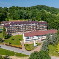 Sanatorium Górnik Iwonicz-Zdrój: przewodnik dla seniora. Czy warto?