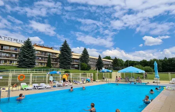 Sanatorium Cegielski NFZ Rabka: Kompletny przewodnik dla seniora
