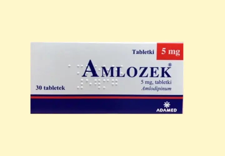 Opakowanie leku Amlotek 5 mg, zawierające 30 tabletek. Stosowany na nadciśnienie.