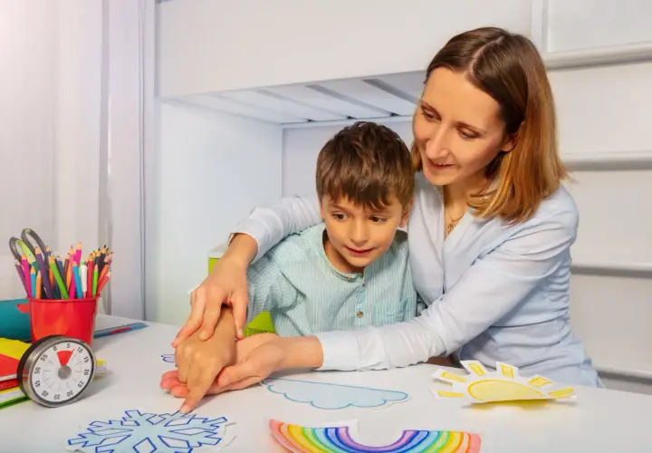 Opiekun osoby niepełnosprawnej: 3386 zł + praca? Zarobki 2026