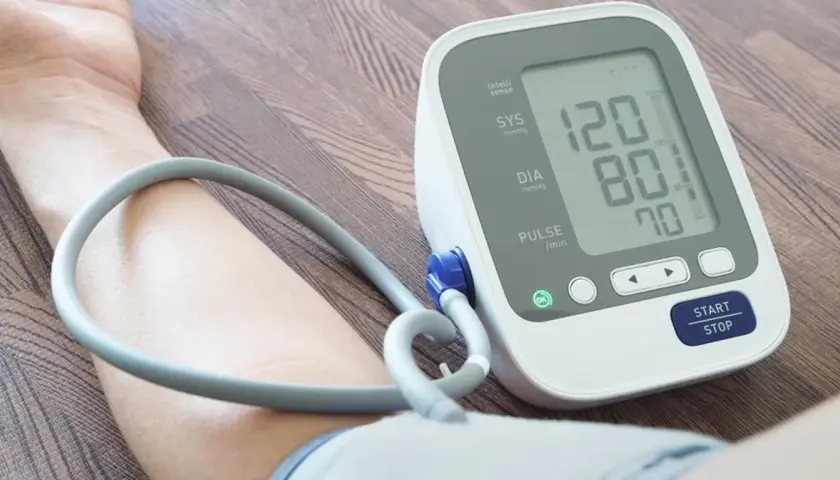 Pomiar ciśnienia krwi: 120/80, puls 70. Gdy masz wysokie ciśnienie, co robić? Skonsultuj się z lekarzem.