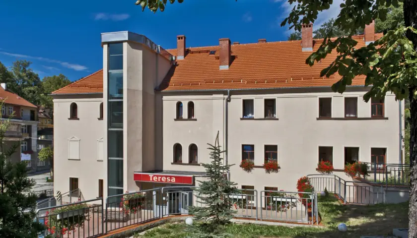 Jedlina-Zdrój: Sanatoria, zabiegi, NFZ, ceny przewodnik dla seniora