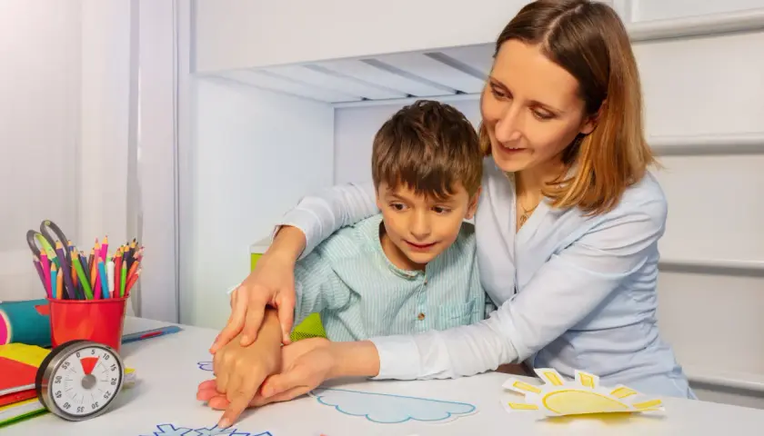 Opiekun osoby niepełnosprawnej: 3386 zł + praca? Zarobki 2026