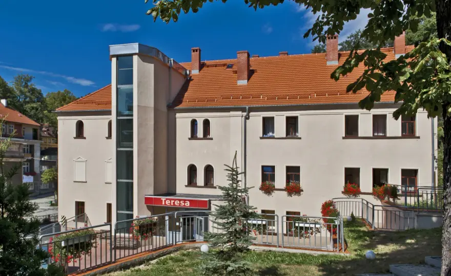 Jedlina-Zdrój: Sanatoria, zabiegi, NFZ, ceny przewodnik dla seniora