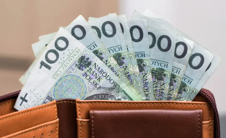 Świadczenie pielęgnacyjne 2026: 3219 zł. Stare czy nowe zasady?