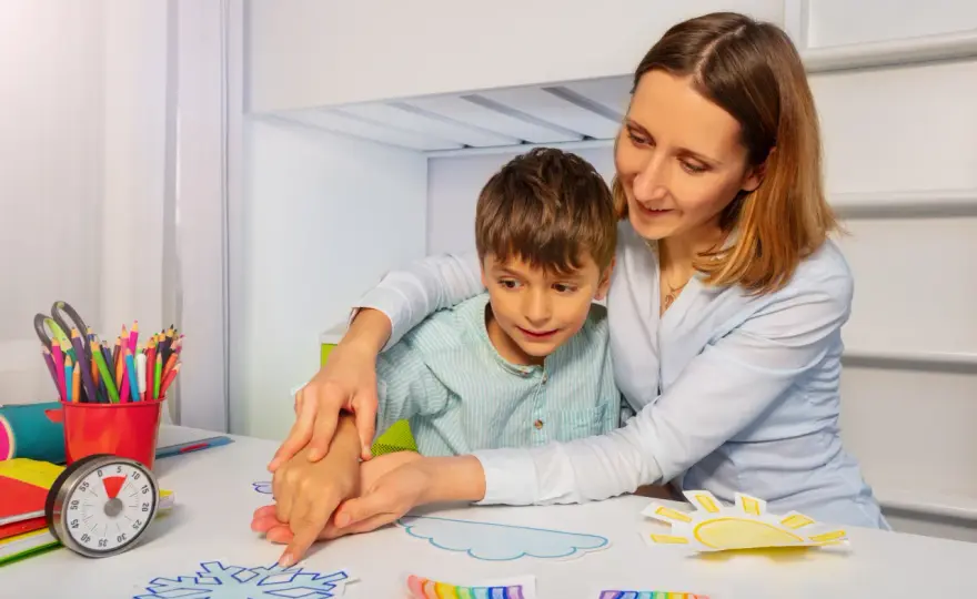 Opiekun osoby niepełnosprawnej: 3386 zł + praca? Zarobki 2026