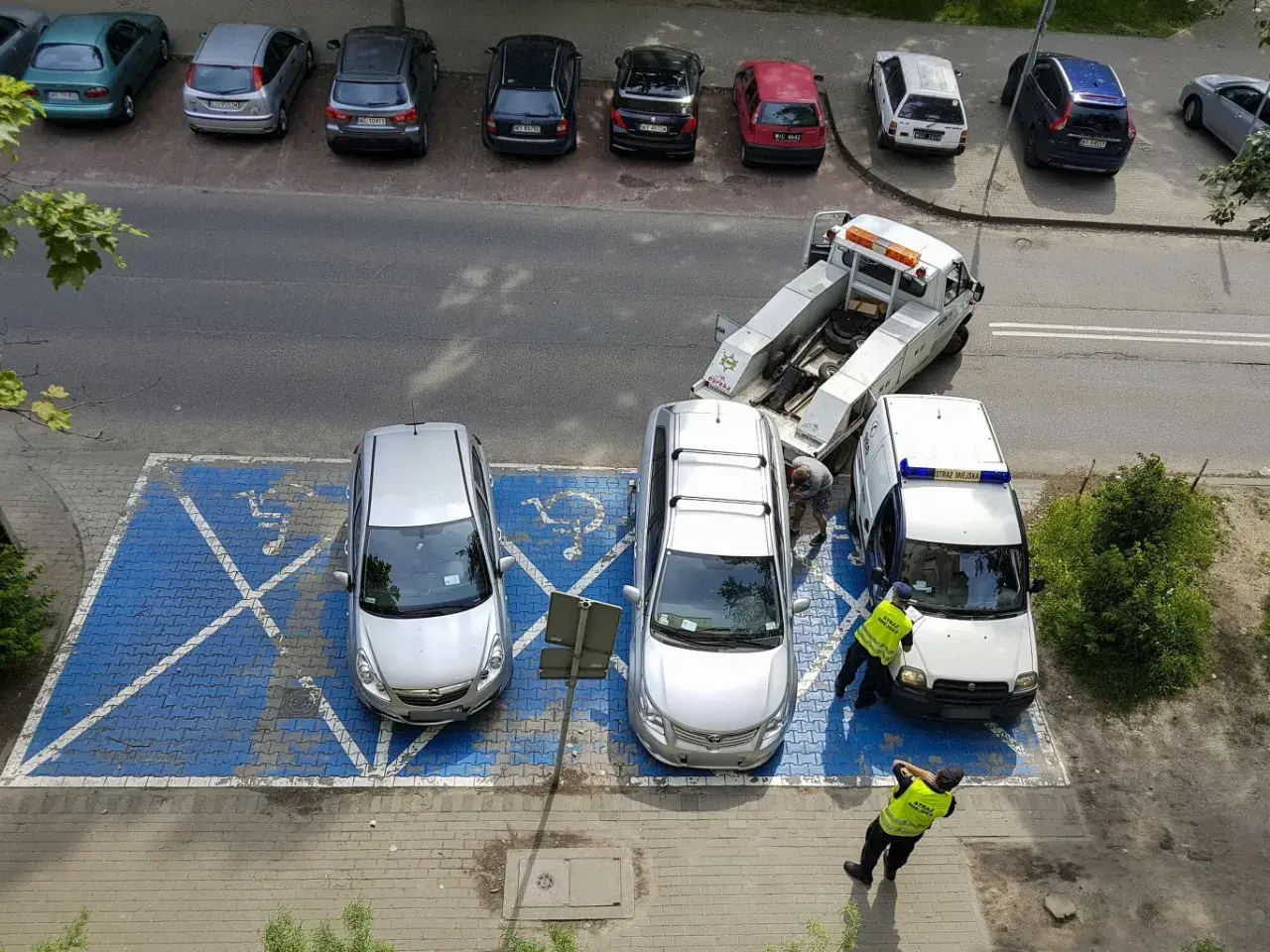 Niepełnosprawni: Parkowanie na kopertach i w SPP uniknij kar!