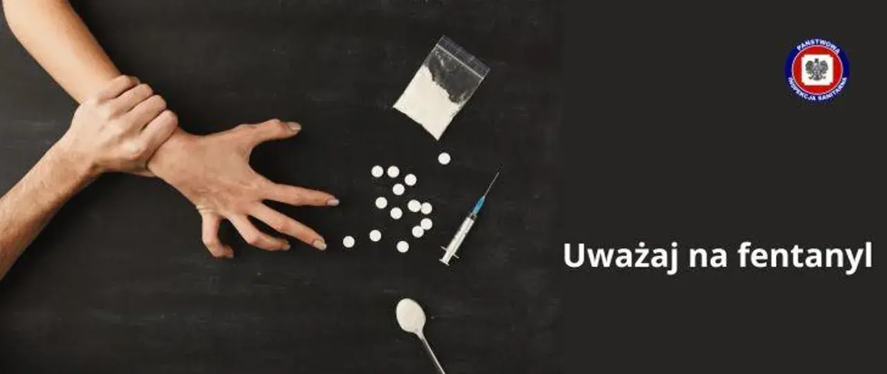 Dwie ręce walczą o kontrolę nad substancjami: tabletki, strzykawka, proszek. Uważaj na fentanyl, bo to śmiertelne zagrożenie.