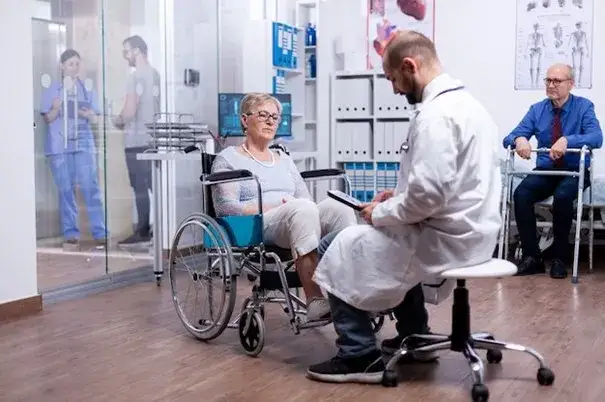 lekarz specjalista konsultacja wózek inwalidzki