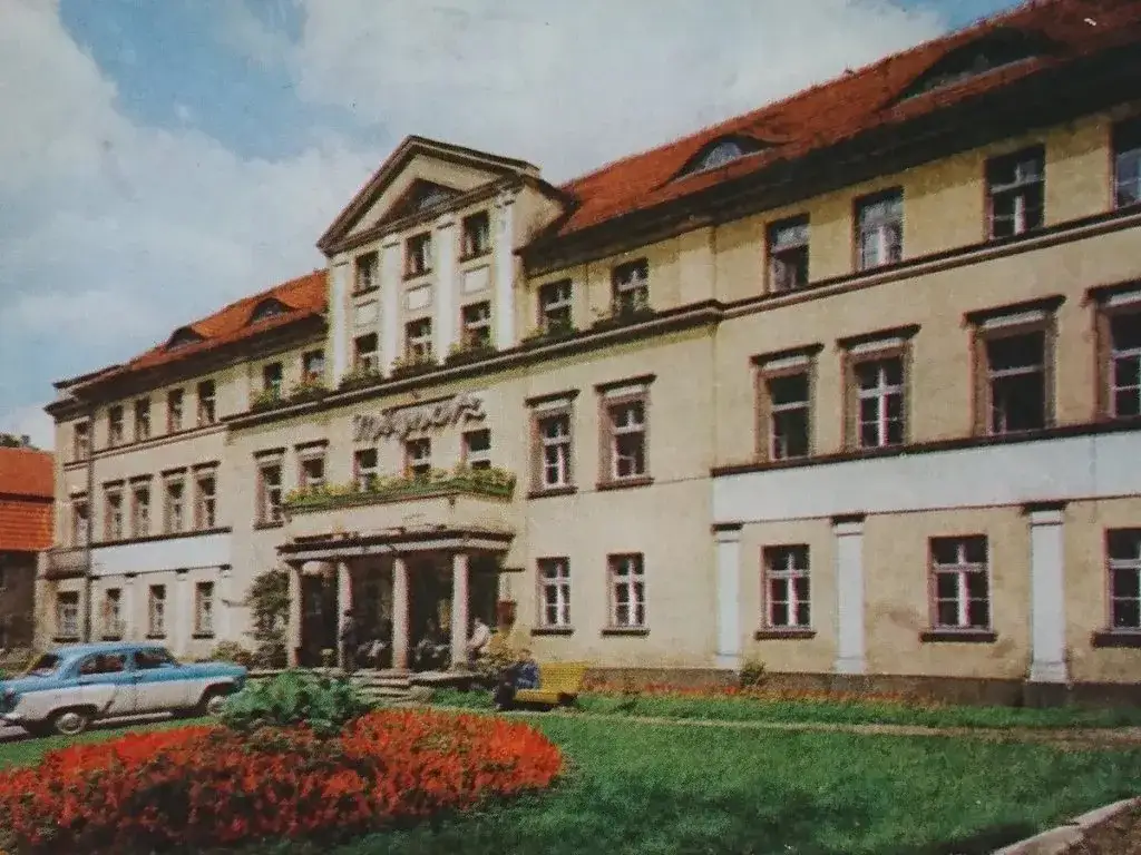Sanatorium Młynarz Szczawno-Zdr&oacute;j widok z zewnątrz