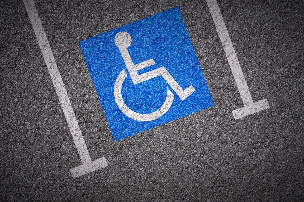 Wymiary miejsca parkingowego dla niepełnosprawnych