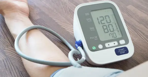 Pomiar ciśnienia krwi: 120/80, puls 70. Gdy masz wysokie ciśnienie, co robić? Skonsultuj się z lekarzem.